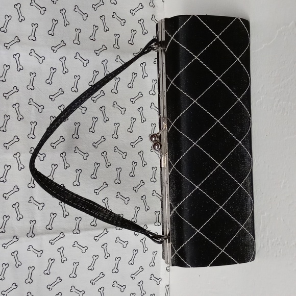 Handbags - Shell Satin Stitch Purse